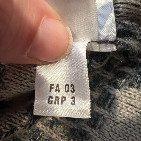 Vintage St. John Sport Printed Cropped Crewneck Sweater Size S - Picture 7 of 7